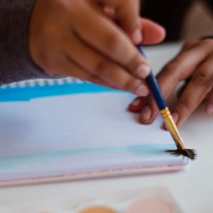 Laternen-Basteln. 15.30 - 17.00 Uhr. Nur am Montag 12. Oktober 2026